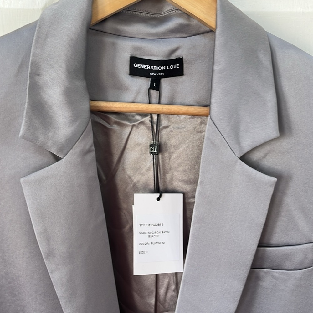 Generation Love Madison satin ruched sleeve blazer size large platinum grey - Picture 7 of 16